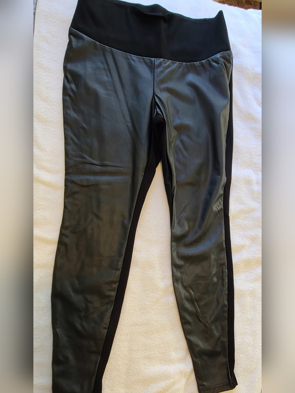 Stork&Babe Faux Leather Front Maternity Leggings Black Size M - Picture 2 of 8